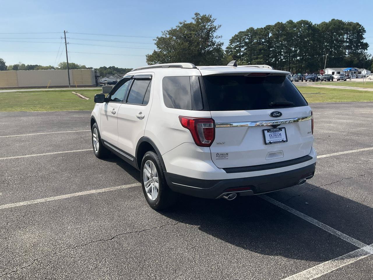 Used 2018 Ford Explorer XLT AWD/4WD image 9