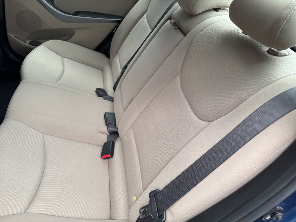 Used 2014 Hyundai Elantra SE w/ Option Group 02 FWD image 10