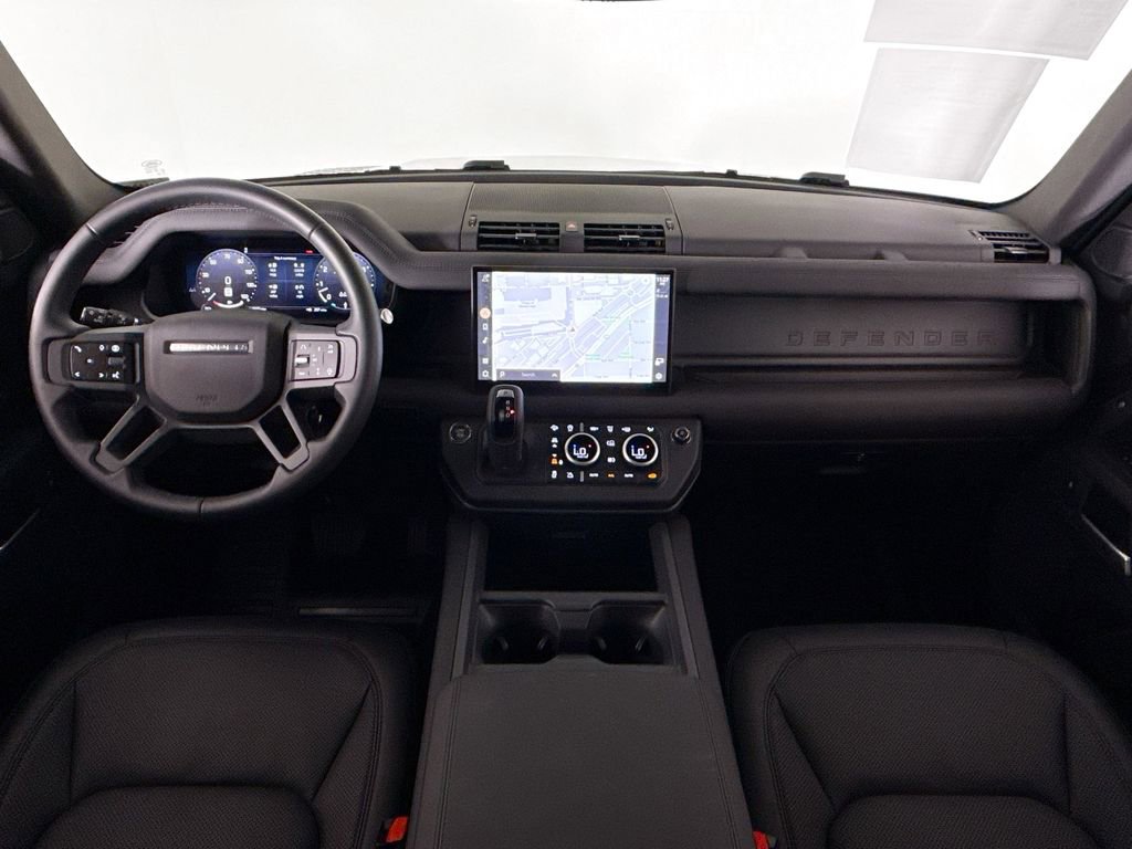 Used 2025 Land Rover Defender 110 X-Dynamic SE image 9