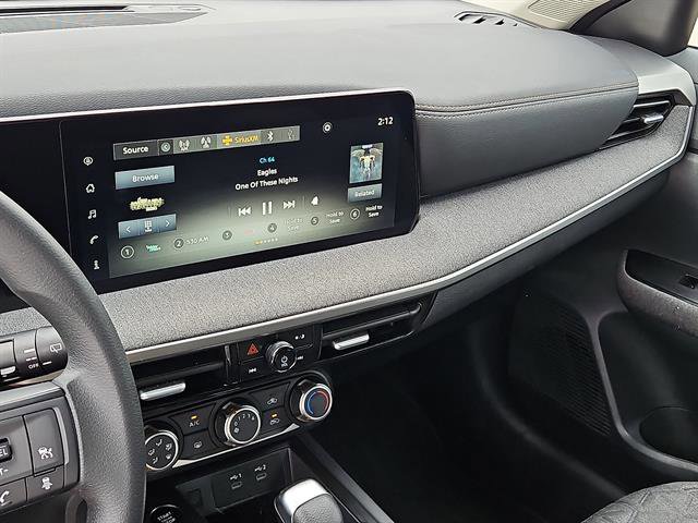 Used 2025 Nissan Kicks SV FWD image 17