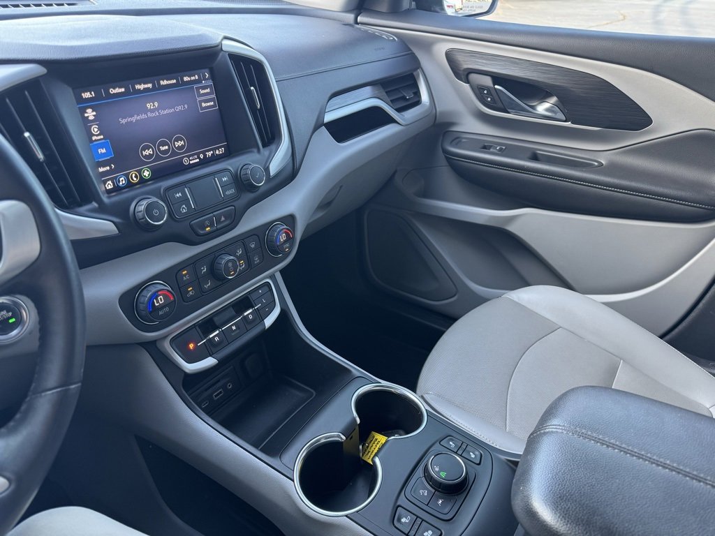 Used 2022 GMC Terrain SLT image 13