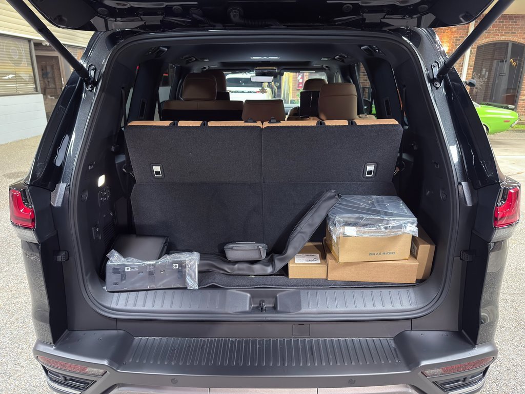 Used 2026 Lexus LX 600 4WD w/ Luxury Package image 37