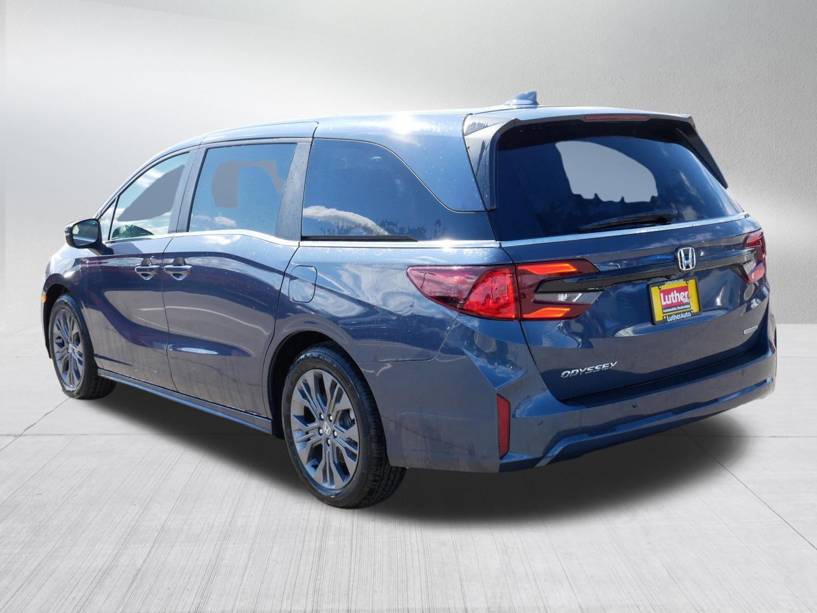Certified 2026 Honda Odyssey Touring image 5