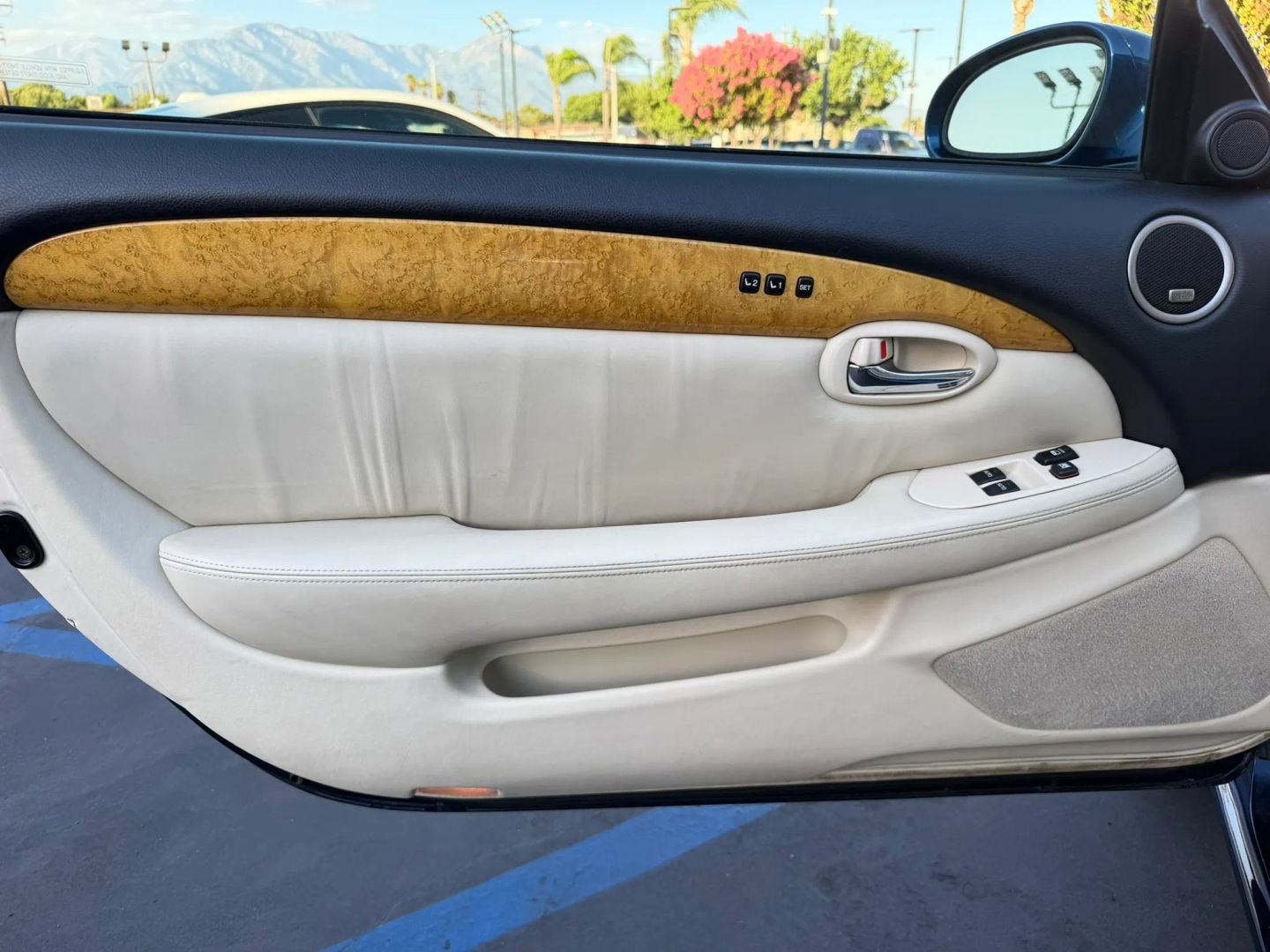 Used 2005 Lexus SC 430 Convertible w/ Preferred Accessory Pkg RWD image 9