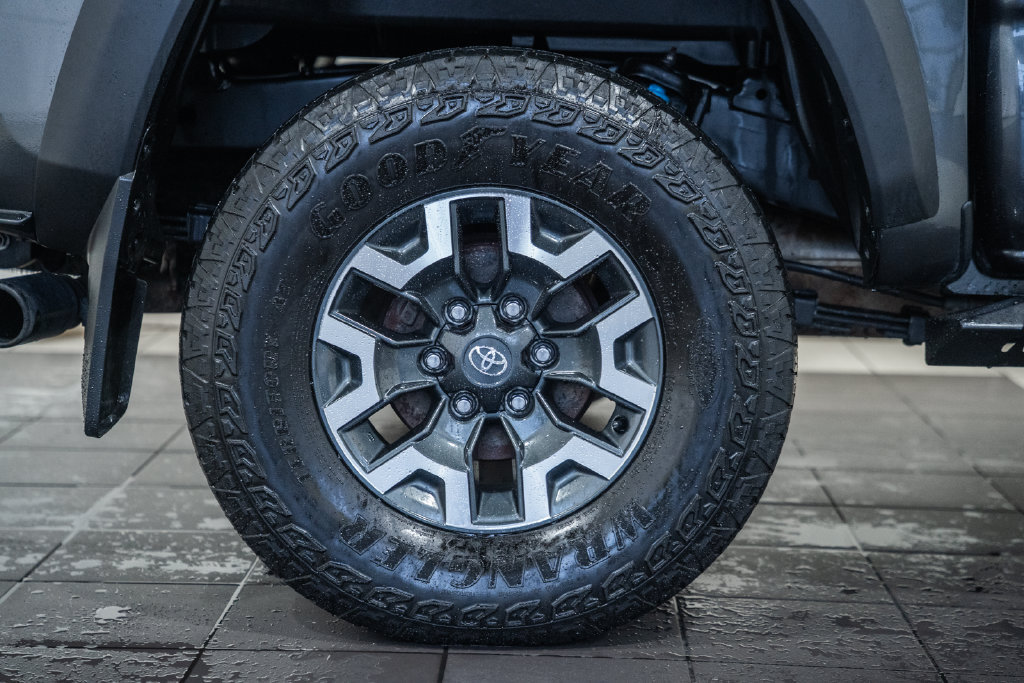 Used 2023 Toyota Tacoma TRD Off-Road w/ TRD Premium Off Road Package AWD/4WD image 18