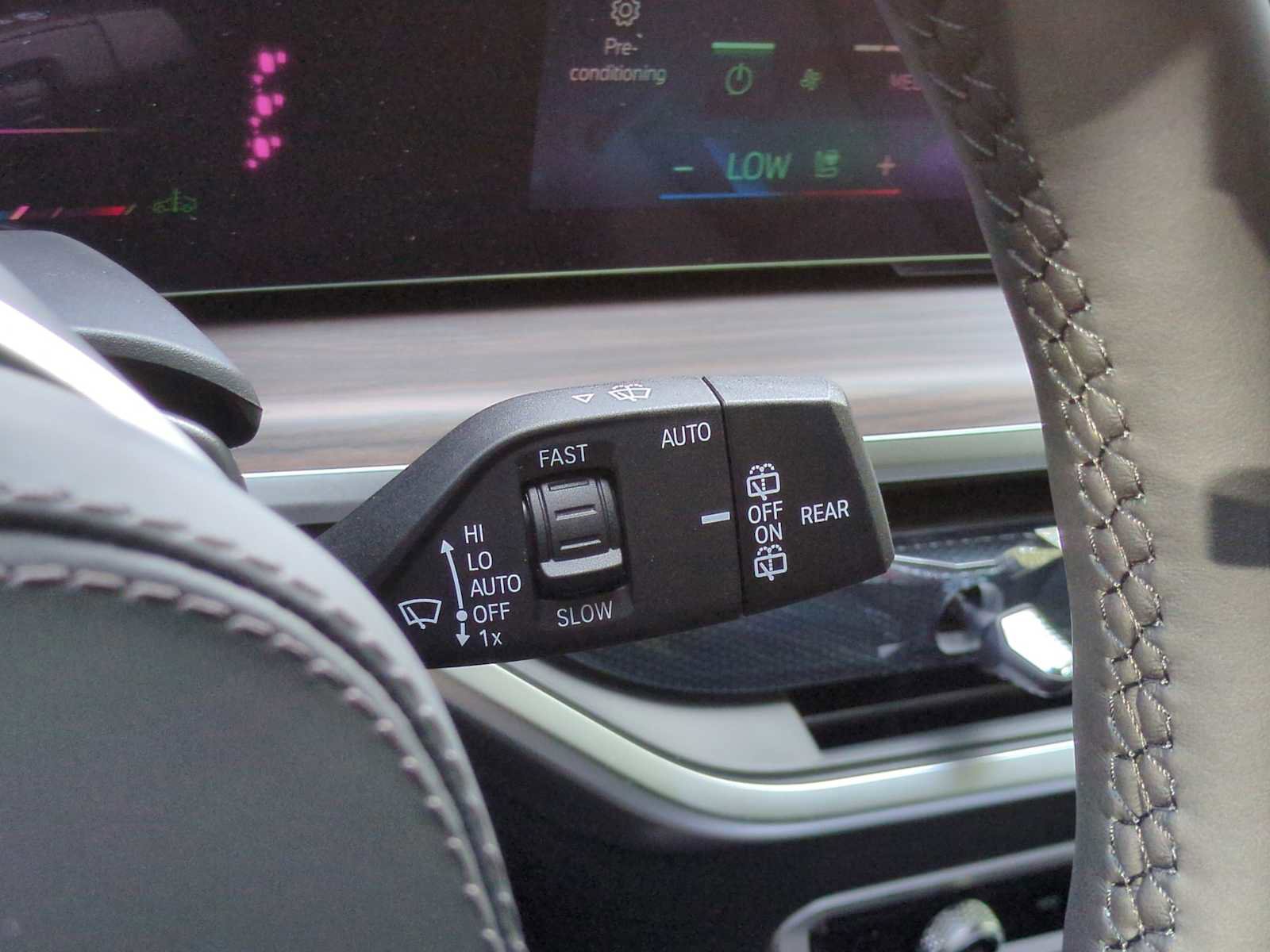 New 2026 BMW X5 xDrive40i w/ M Sport Package image 28