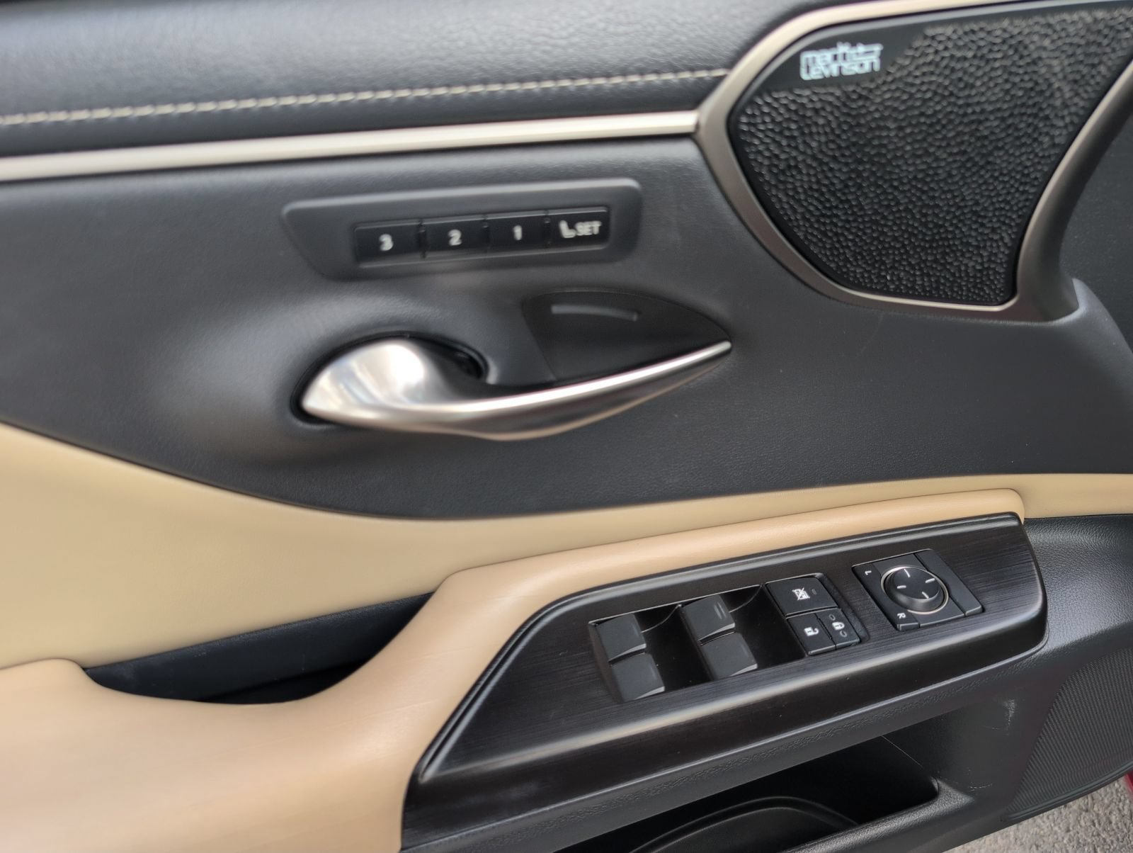 Used 2019 Lexus ES 350 FWD image 8