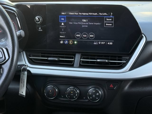 Certified 2025 Chevrolet Trax RS w/ Sunroof Package FWD image 21