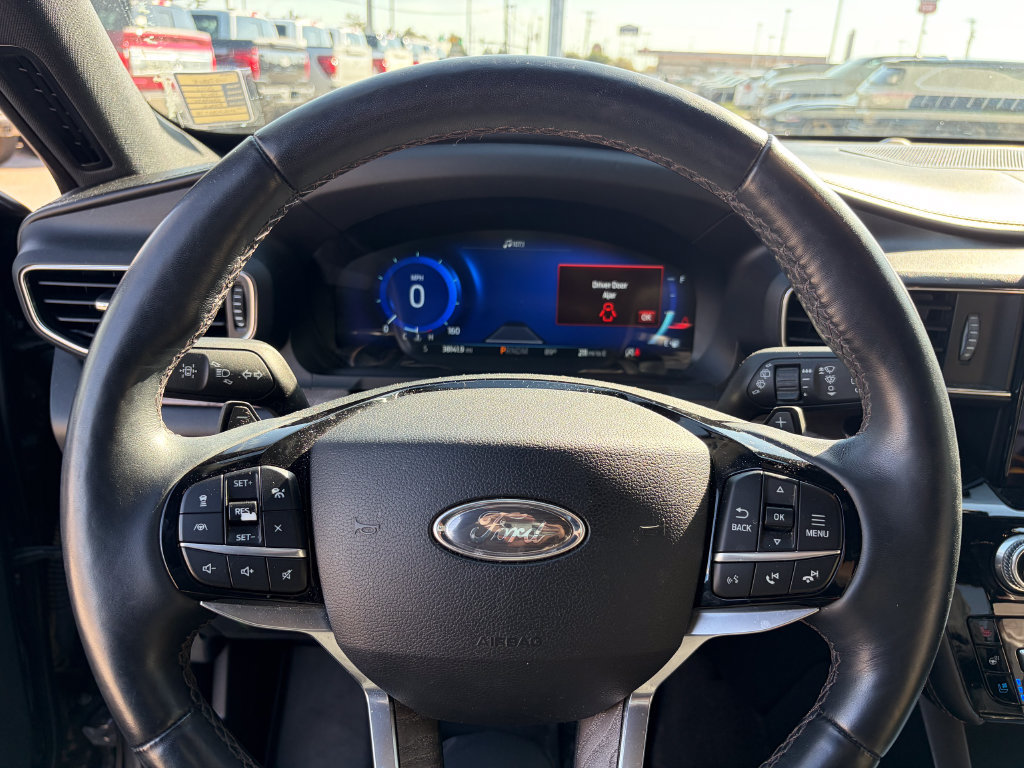 Used 2021 Ford Explorer Platinum w/ Equipment Group 601A AWD/4WD image 26
