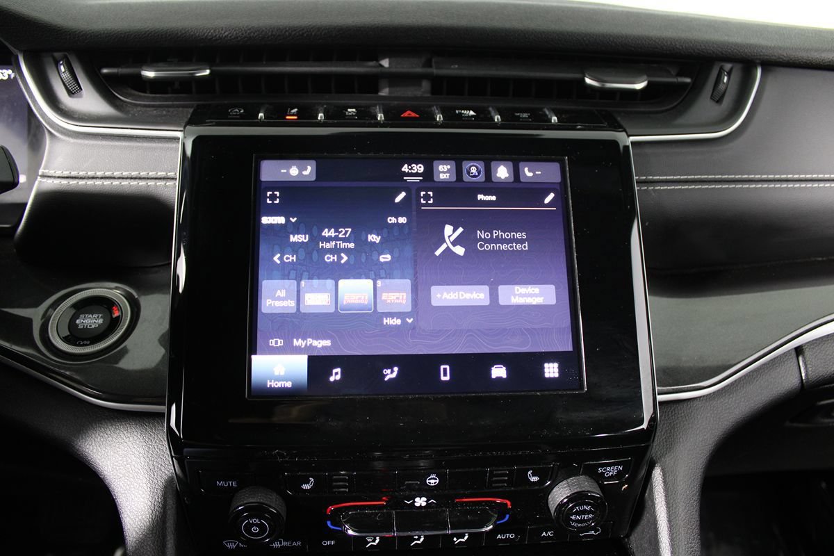 Used 2022 Jeep Grand Cherokee Altitude RWD image 25