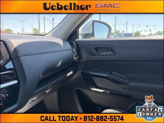 Used 2025 Nissan Pathfinder SV AWD/4WD image 36
