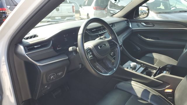 Certified 2021 Jeep Grand Cherokee L Overland w/ Luxury Tech Group IV AWD/4WD image 11