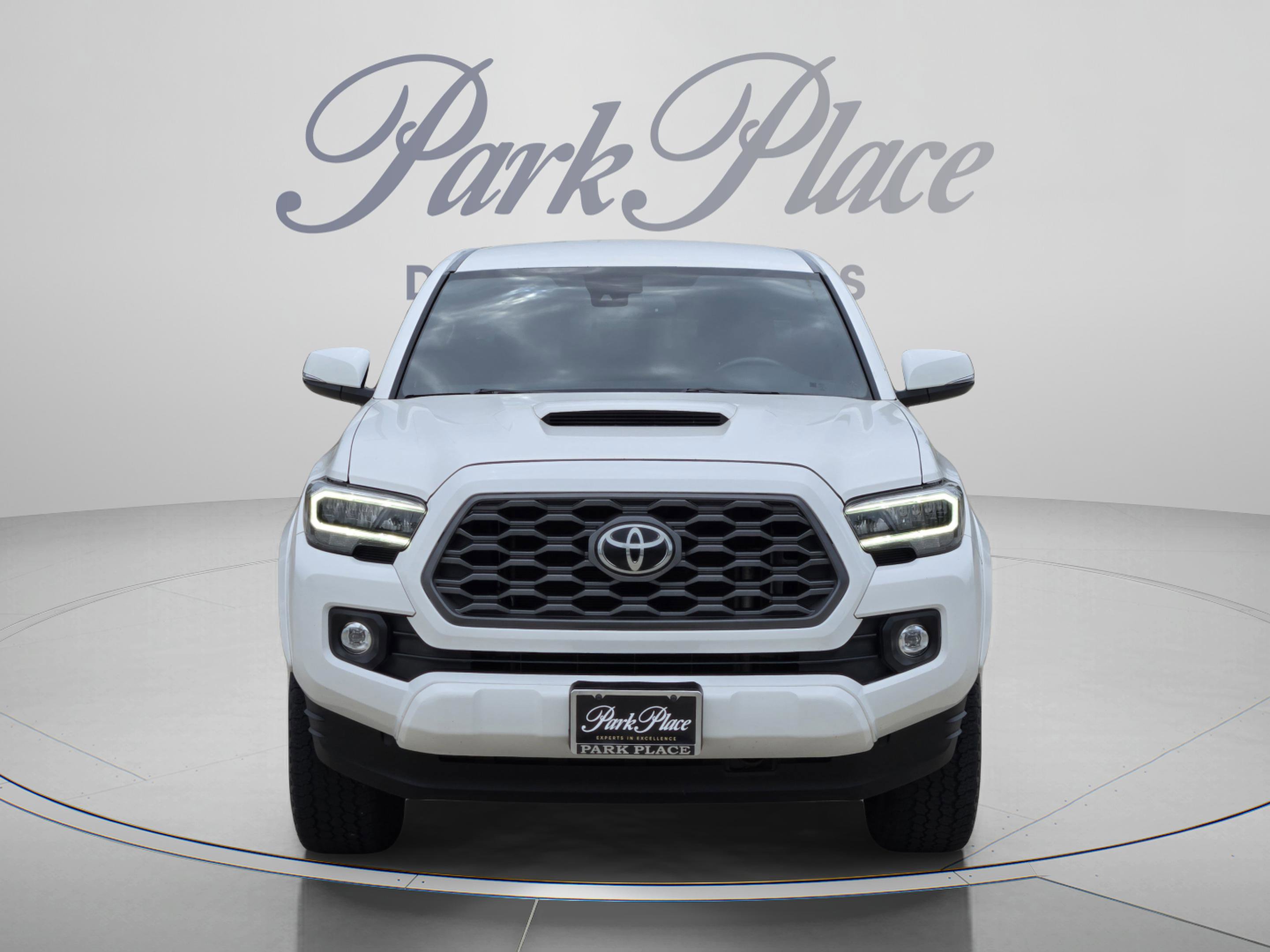 Used 2021 Toyota Tacoma TRD Sport w/ Technology Package AWD/4WD image 8
