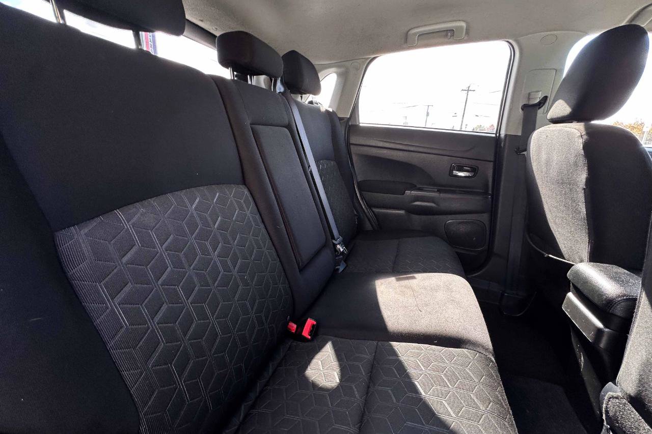 Used 2021 Mitsubishi Outlander Sport ES FWD image 23