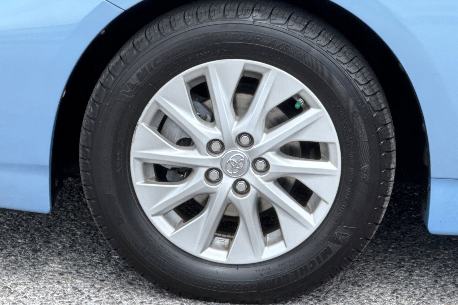 Used 2014 Toyota Prius Prime Advanced image 11