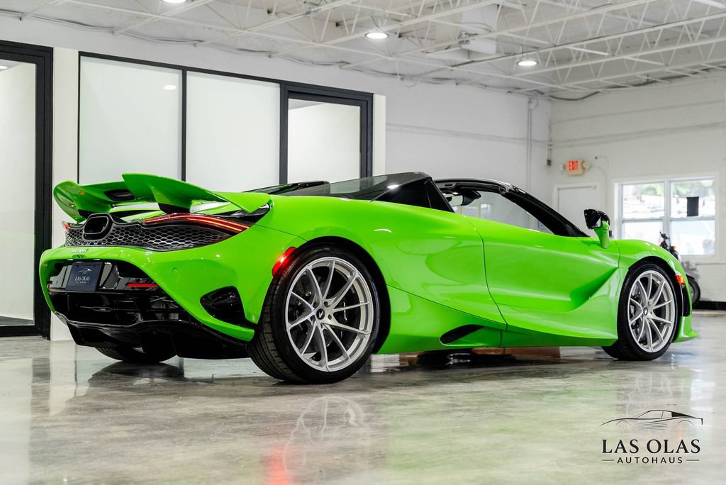 Used 2026 McLaren 750S Spider RWD image 5