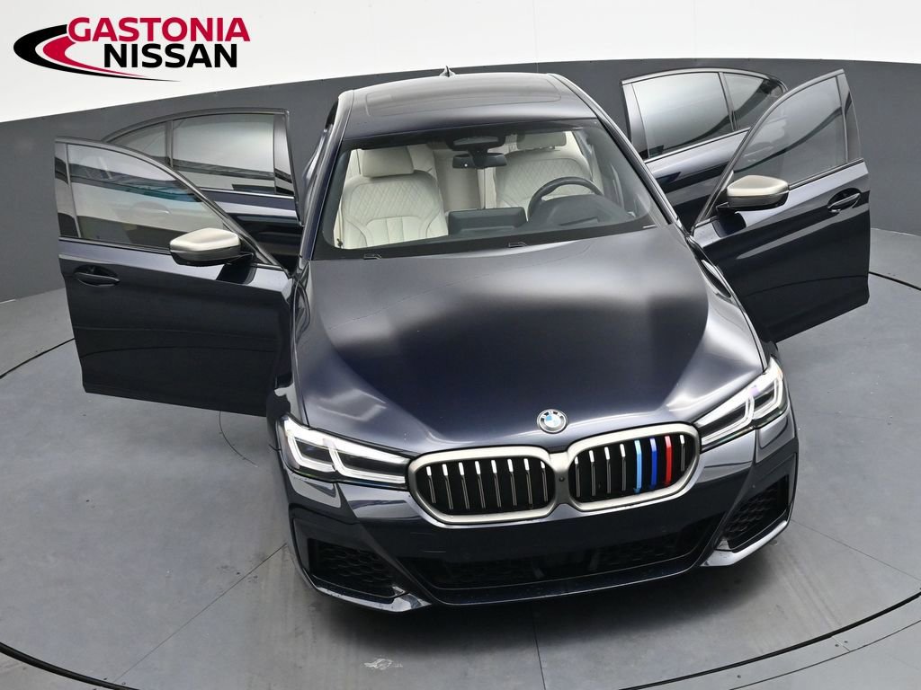 Used 2023 BMW M550i xDrive w/ Dynamic Handling Package image 38