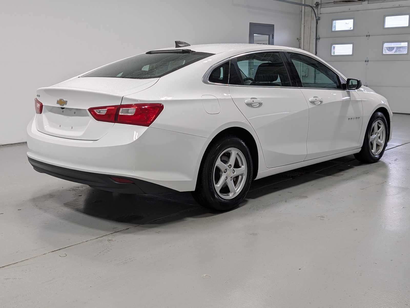 Used 2018 Chevrolet Malibu LS FWD image 8