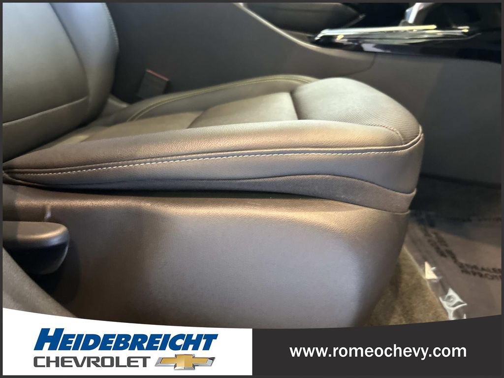 Used 2024 Chevrolet Trax ACTIV w/ Sunroof Package FWD image 34