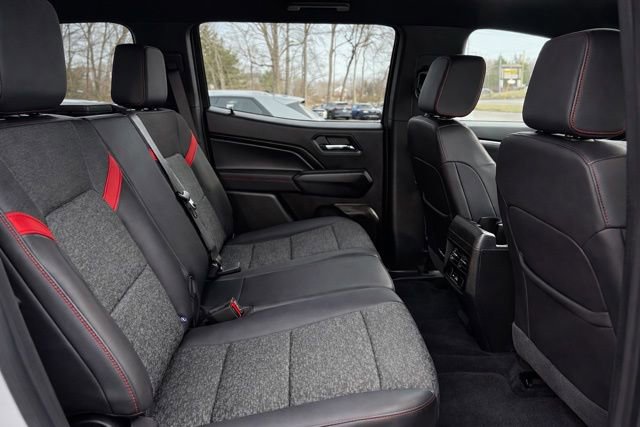 Used 2025 Chevrolet Colorado Z71 image 14