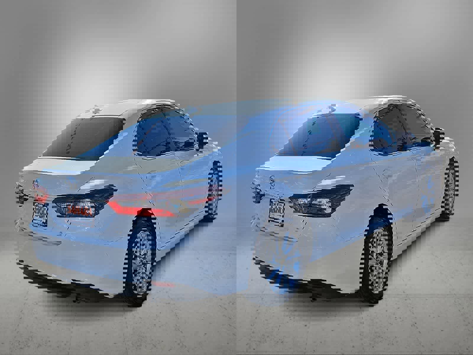 Used 2023 Toyota Camry LE image 9