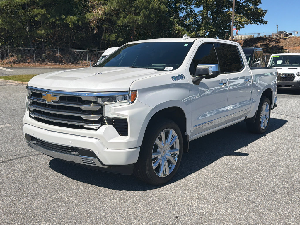 Used 2023 Chevrolet Silverado 1500 High Country w/ High Country Premium Package AWD/4WD image 3