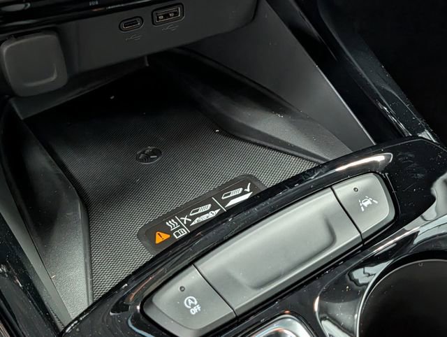 New 2026 Chevrolet Trax LT w/ Sunroof Package FWD image 24