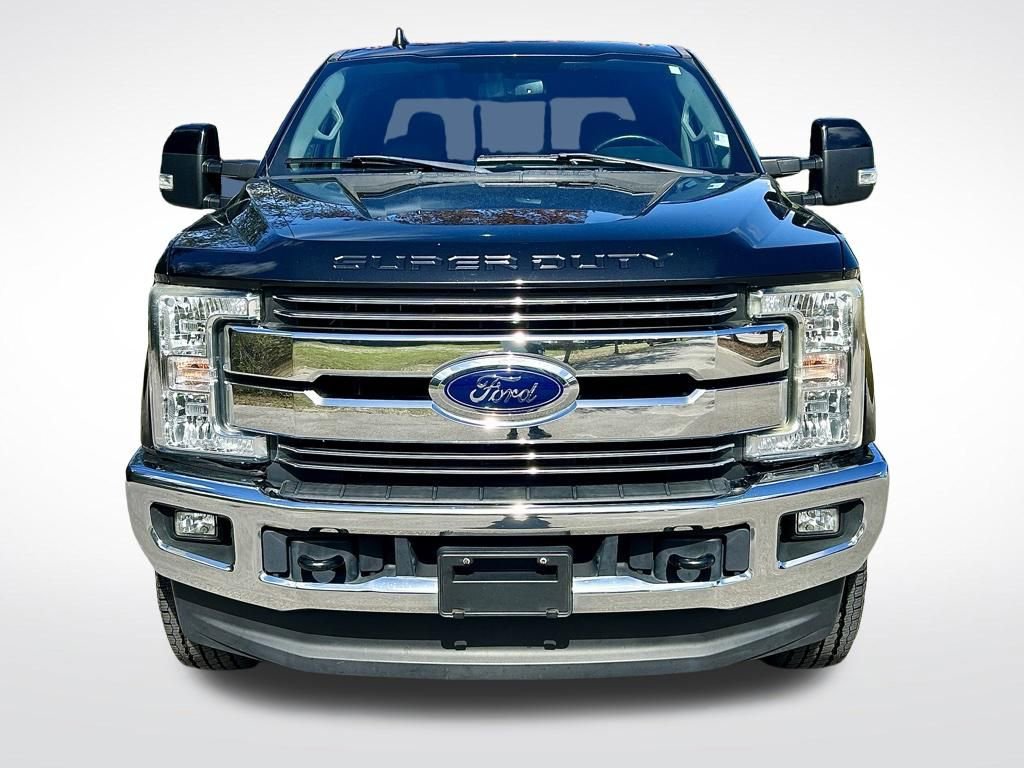 Used 2019 Ford F250 Lariat w/ Lariat Value Package image 2