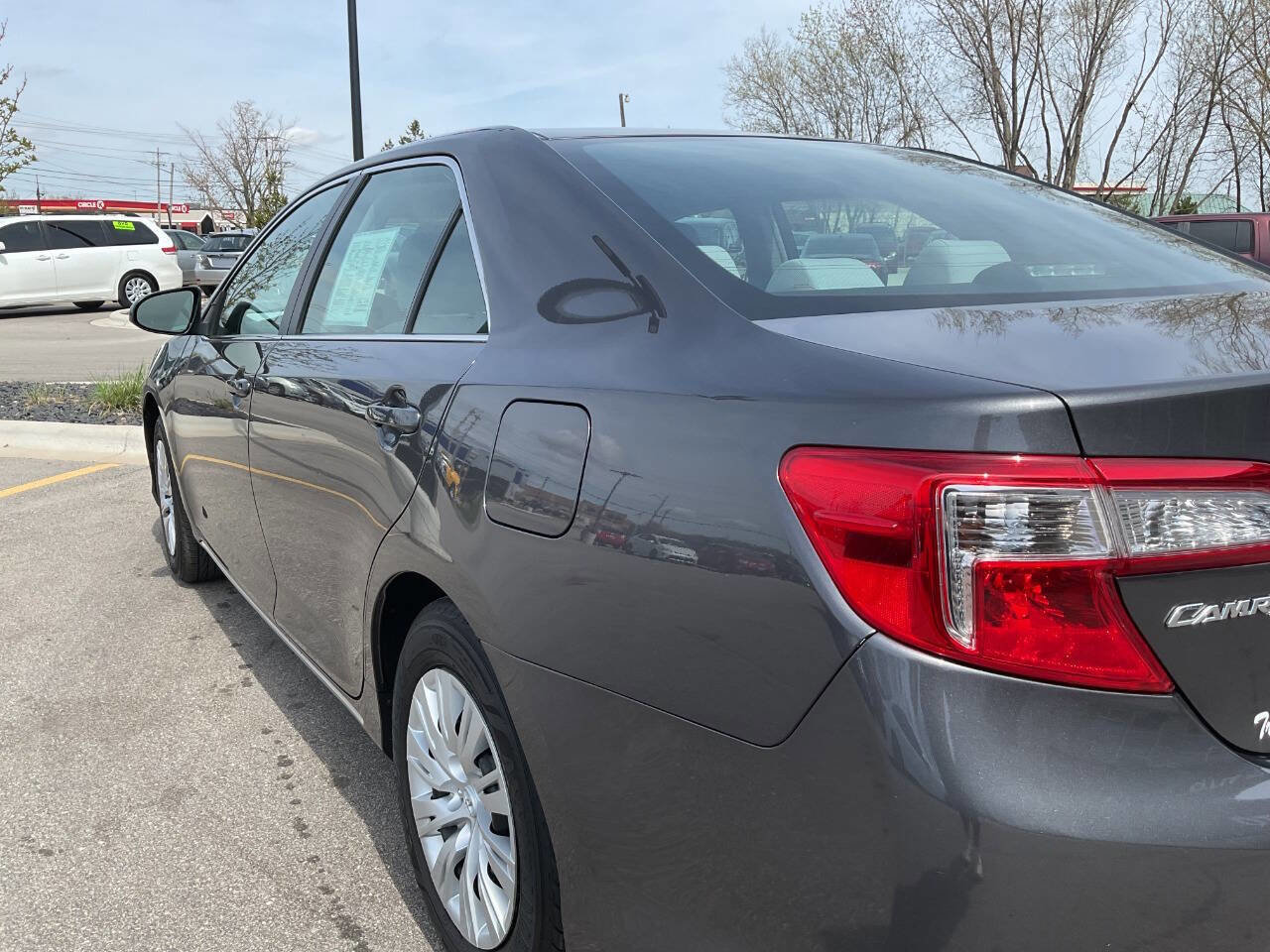 Used 2012 Toyota Camry LE FWD image 5