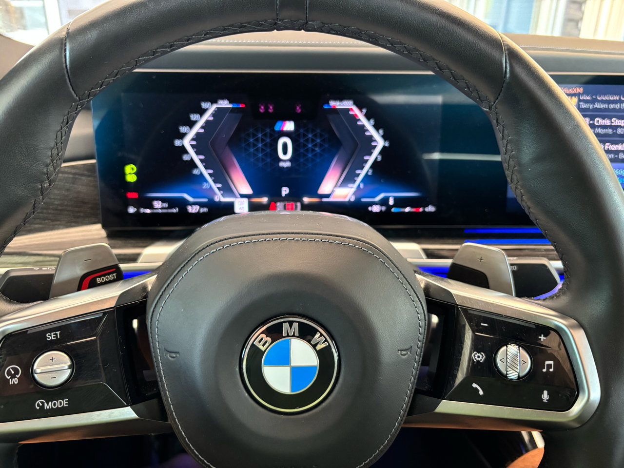 Used 2023 BMW 740i image 17