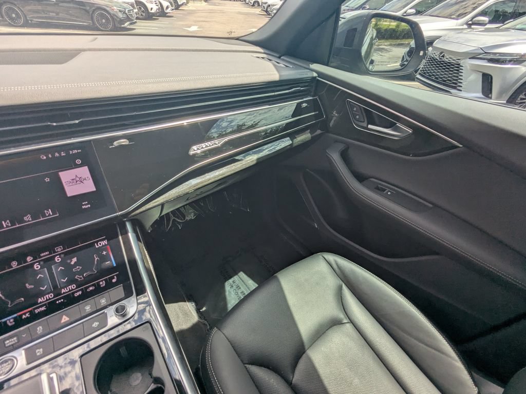 Used 2025 Audi Q8 Premium Plus AWD/4WD image 4