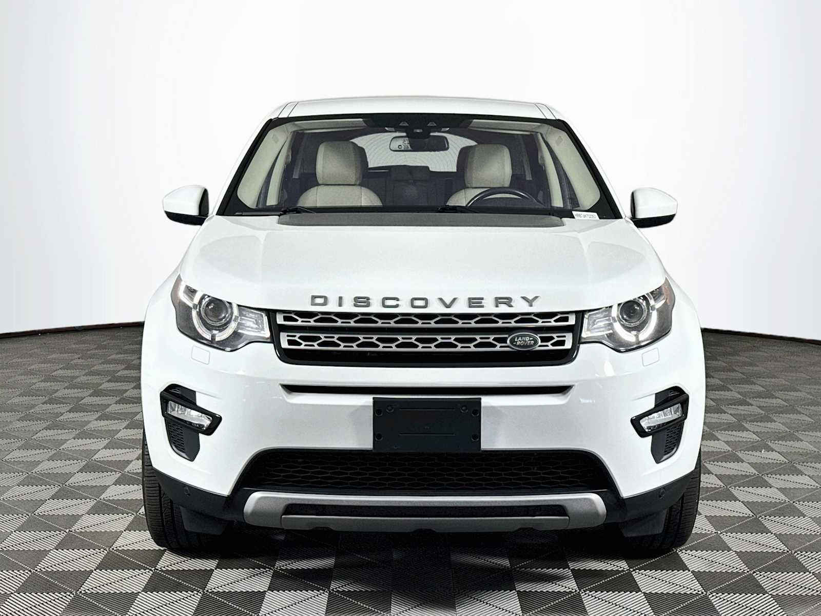 Used 2018 Land Rover Discovery Sport HSE AWD/4WD image 2