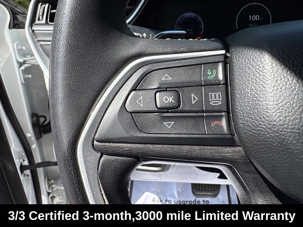 Used 2023 Jeep Grand Cherokee Limited AWD/4WD image 17