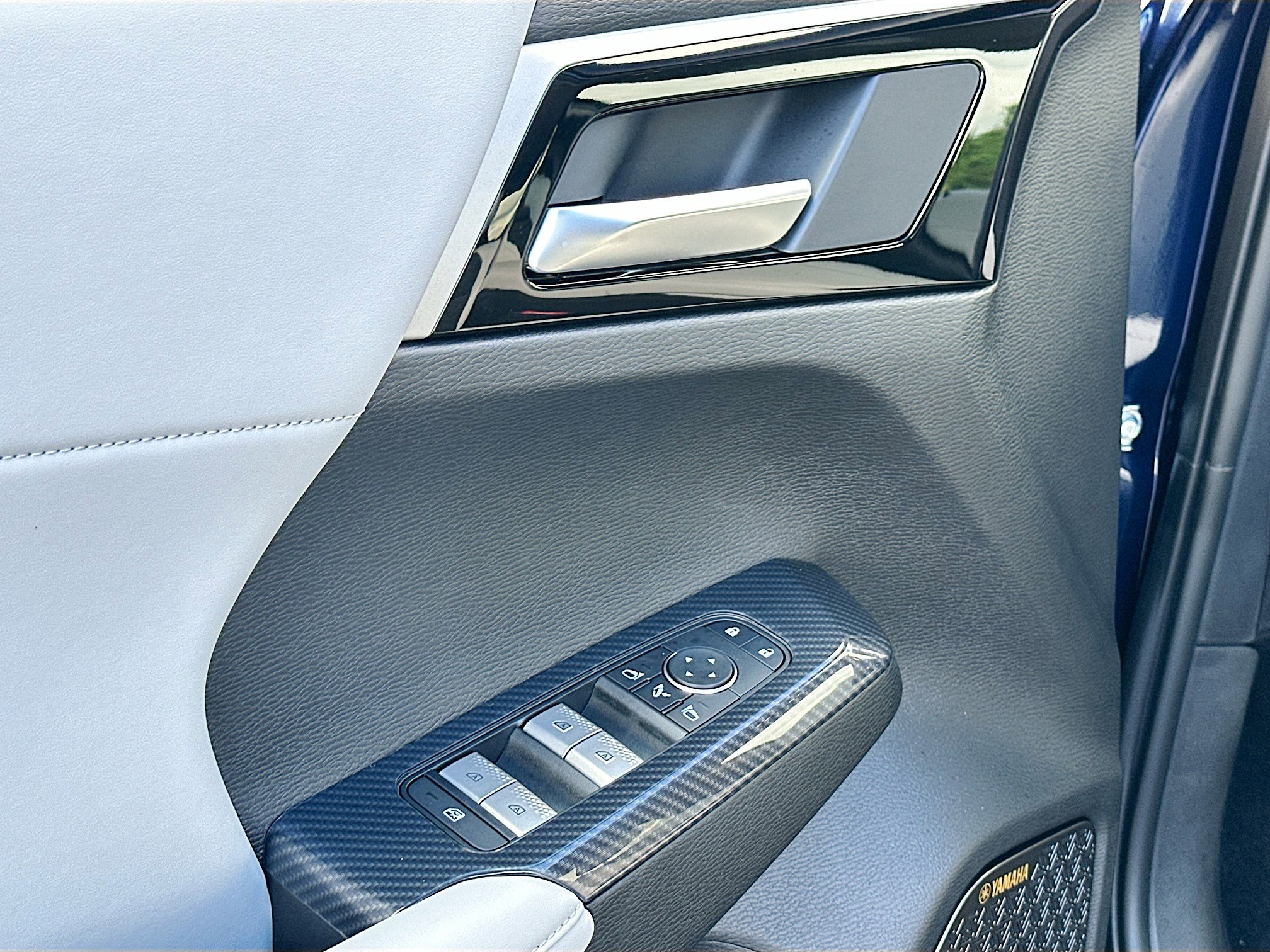 New 2025 Mitsubishi Outlander SE image 13