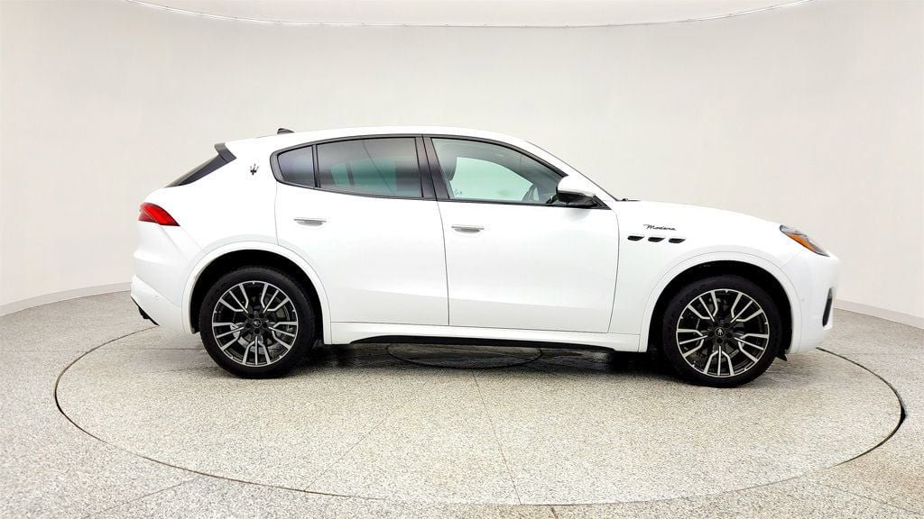 Used 2023 Maserati Grecale Modena image 4