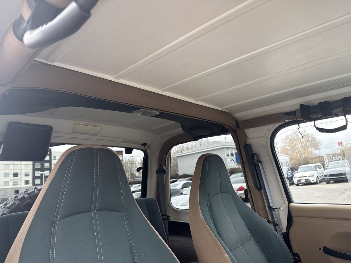 Used 1999 Jeep Wrangler Sahara image 19