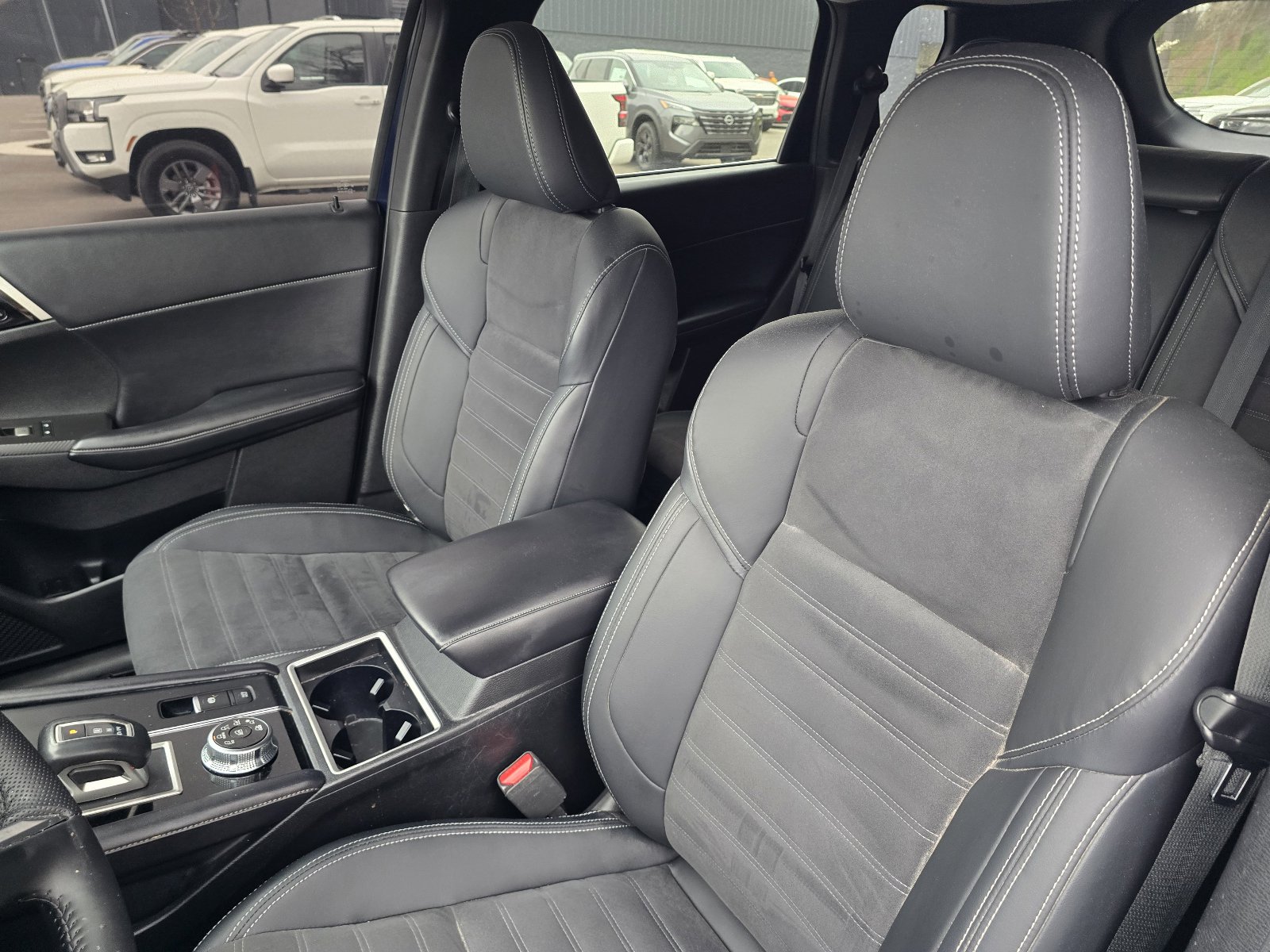 Used 2024 Mitsubishi Outlander SE image 13