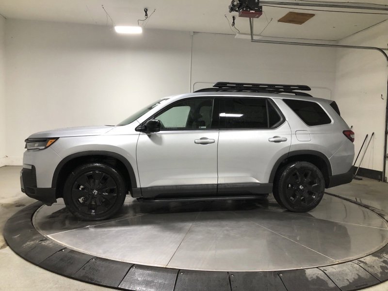 New 2026 Honda Pilot Black Edition image 4