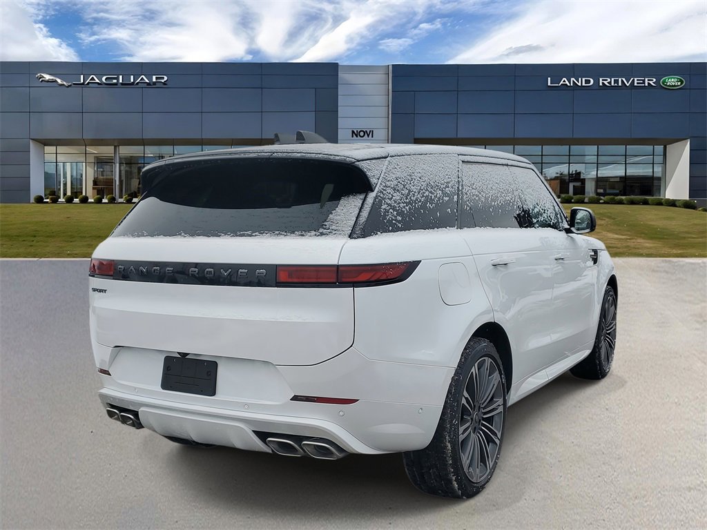 New 2025 Land Rover Range Rover Sport Dynamic SE image 3