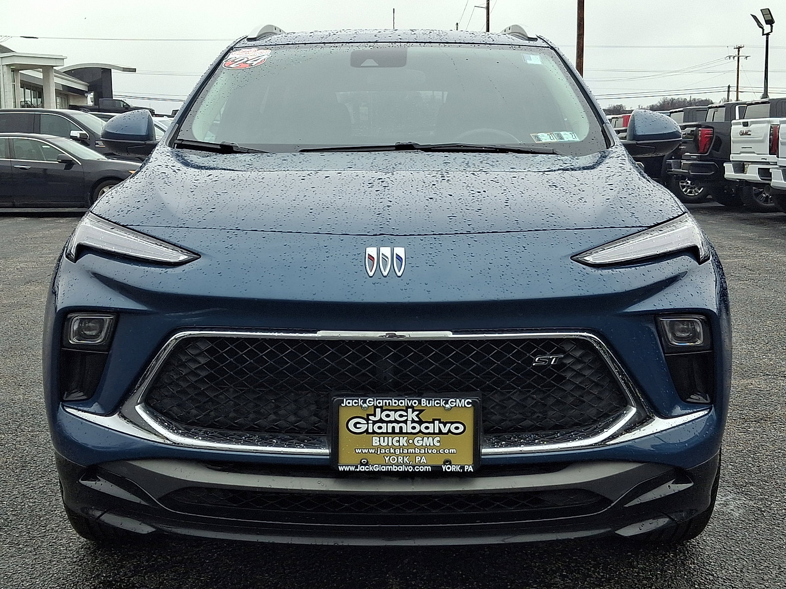 Used 2024 Buick Encore GX Sport Touring image 3