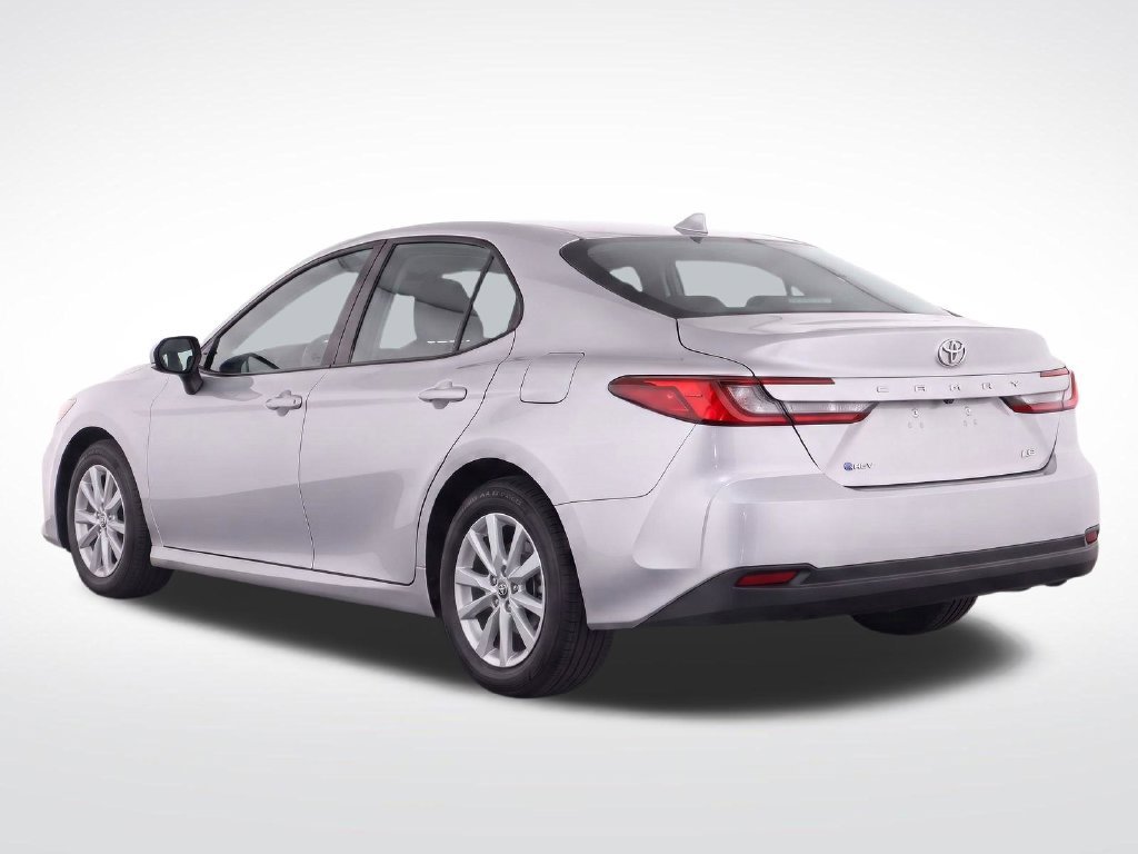 Used 2025 Toyota Camry LE FWD image 4