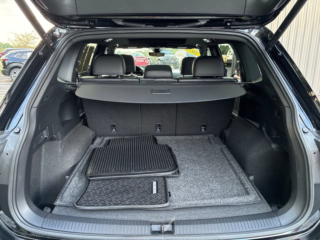 Used 2024 Volkswagen Tiguan SEL R-Line AWD/4WD image 17