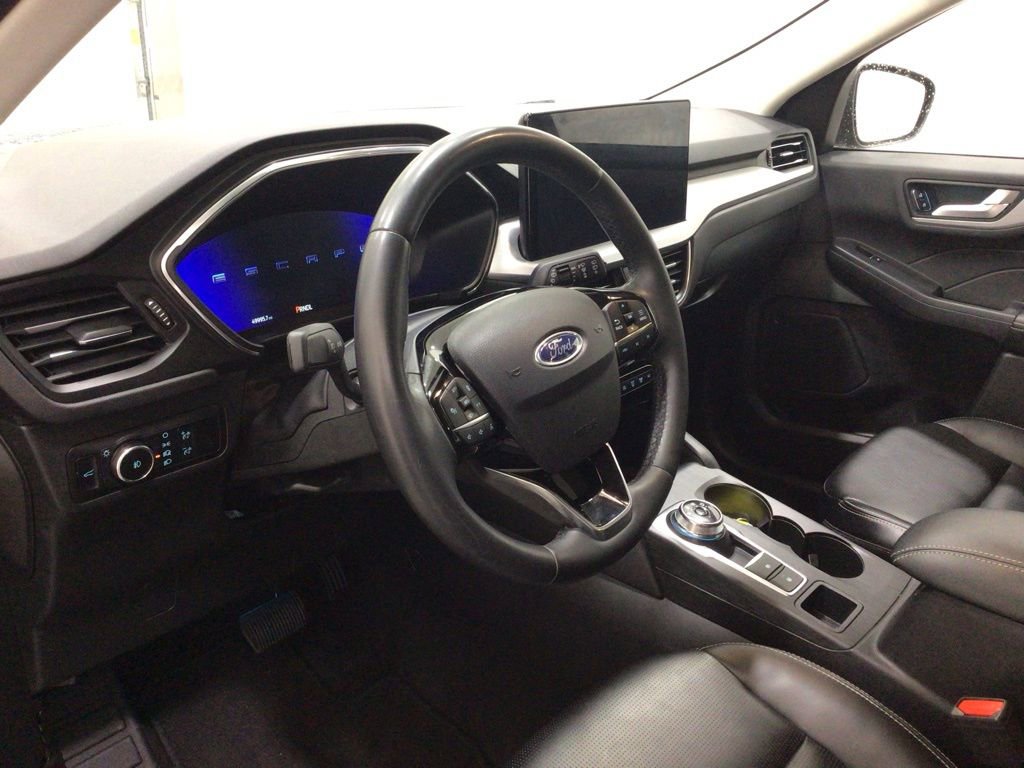 Used 2023 Ford Escape Platinum image 11