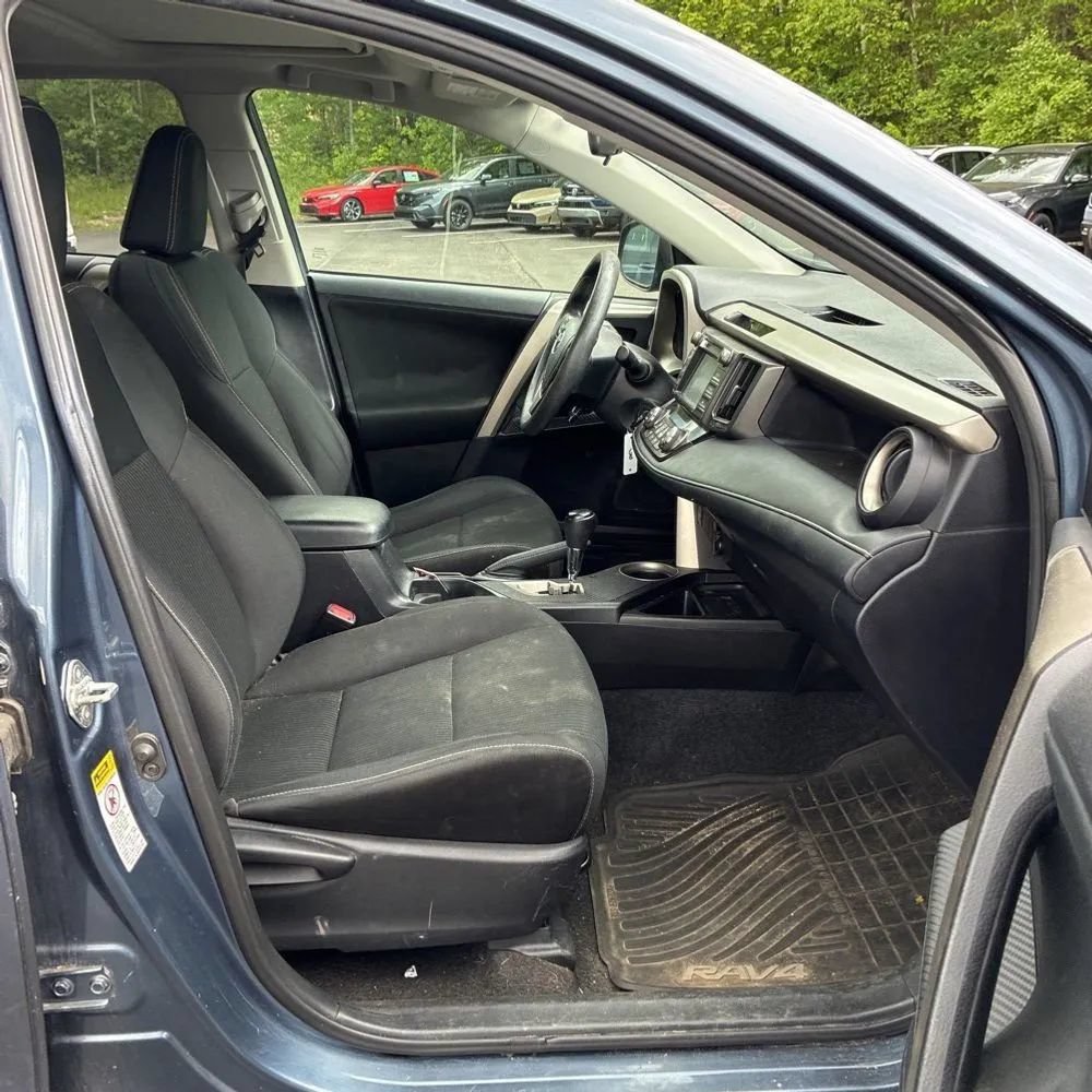 Used 2014 Toyota RAV4 XLE AWD/4WD image 23