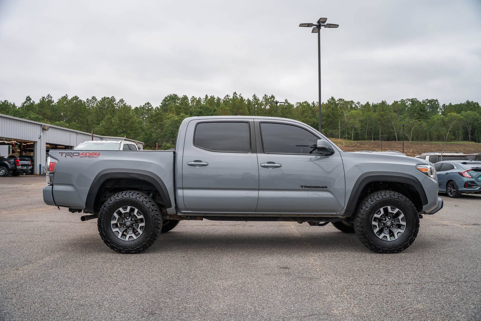 Used 2021 Toyota Tacoma TRD Off-Road AWD/4WD image 7