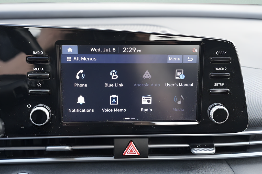 Certified 2021 Hyundai Elantra SEL w/ Convenience Package FWD image 33