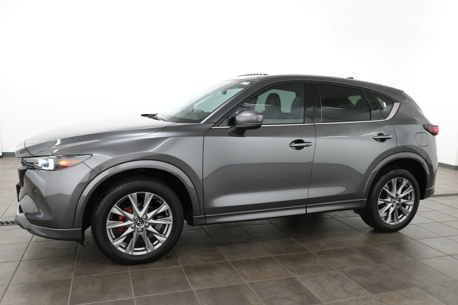 Used 2025 MAZDA CX-5 AWD 2.5 S w/ Premium Plus Pkg image 2
