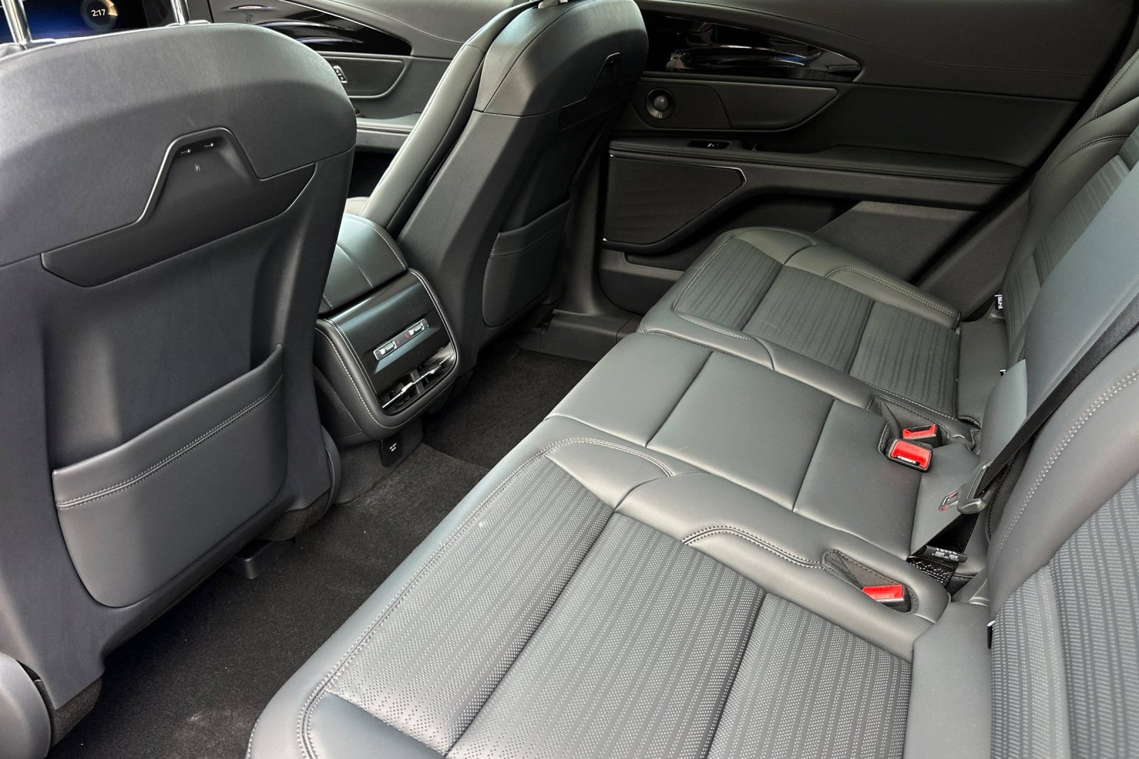New 2026 Lincoln Nautilus Reserve w/ Jet Appearance Package AWD/4WD image 11