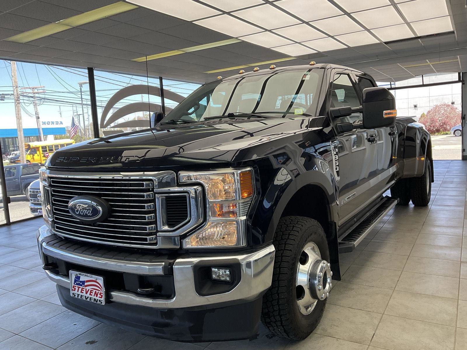 Used 2022 Ford F350 Lariat w/ Lariat Value Package AWD/4WD image 3