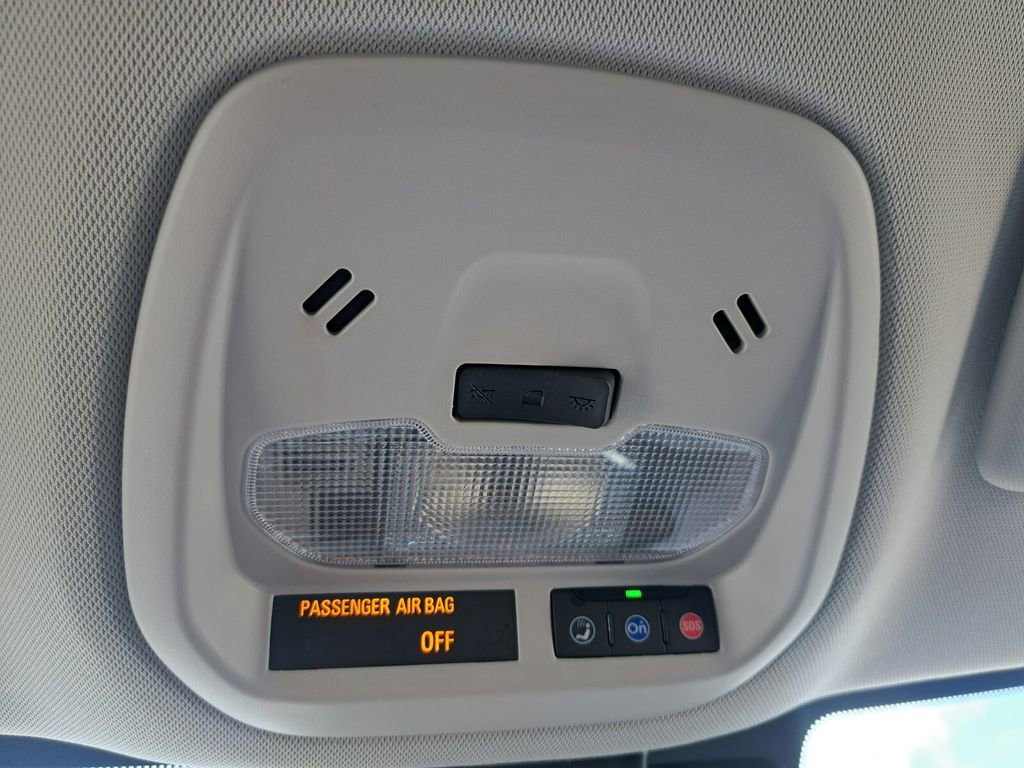 Used 2025 Chevrolet Trax LT w/ LT Convenience Package FWD image 16